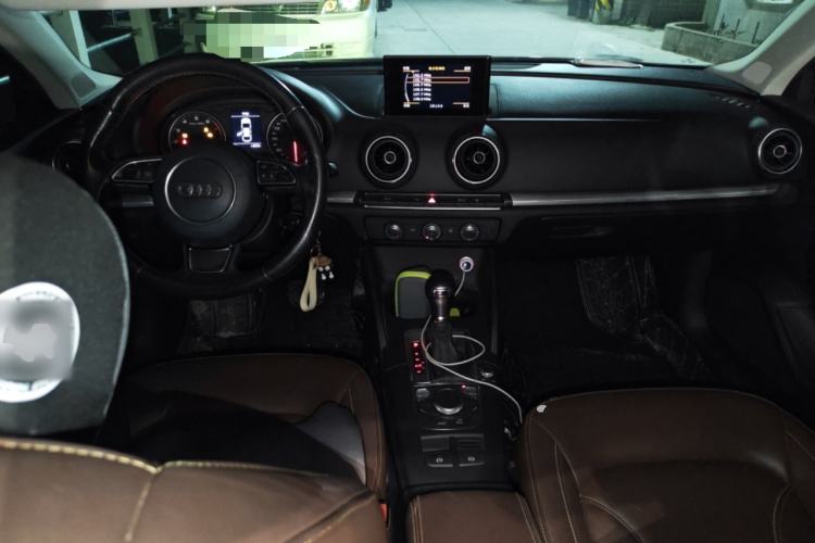 Used Audi A3 2017 Limousine 35 TFSI Fashion Model Center Console