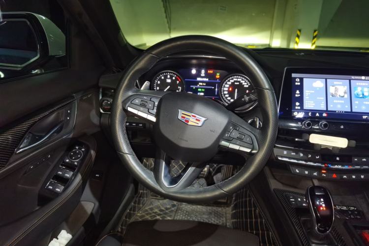 Used Cadillac CT5 2020 Revised 28T Platinum Sport Edition Steering Wheel