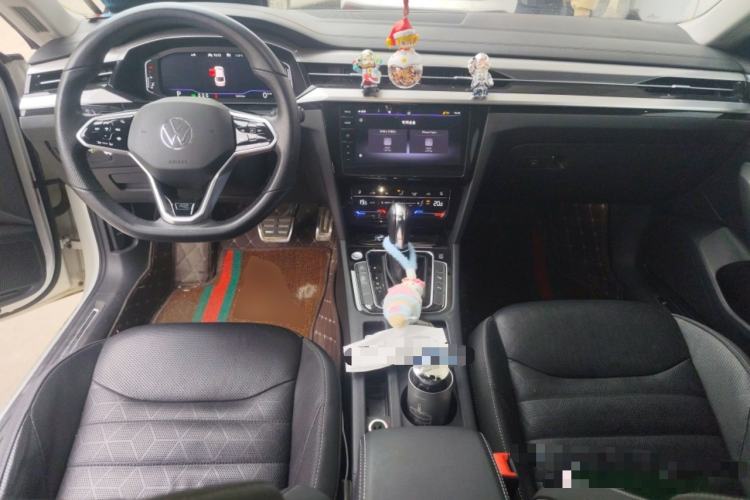 Used Volkswagen FAW-Volkswagen CC 2021 380TSI Striking Edition Center Console