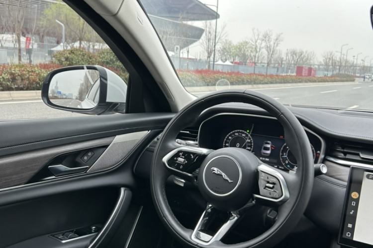 Used Jaguar XFL 2023 XFL 2.0T P200 Two-Wheel-Drive Elite Luxury Edition Interior 3