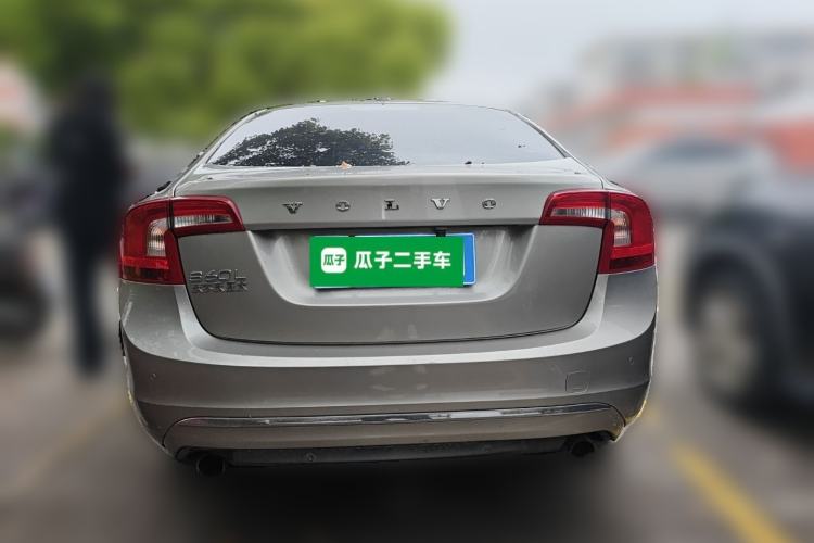 Used Volvo S60 2015 S60L 2.0T Zhiyuan Edition Rear