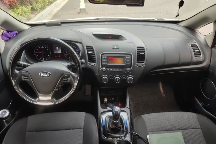 Used Kia K3 2016 1.6L Manual GLS Center Console