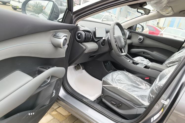 Used BYD Yuan PLUS 2025 Intelligent Driving Version 510 km Leading Edition
