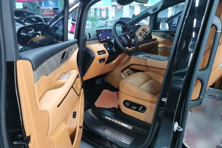 Used Wey Gaoshan 2025 Four-Wheel Drive Alpine 8 Driver Seat