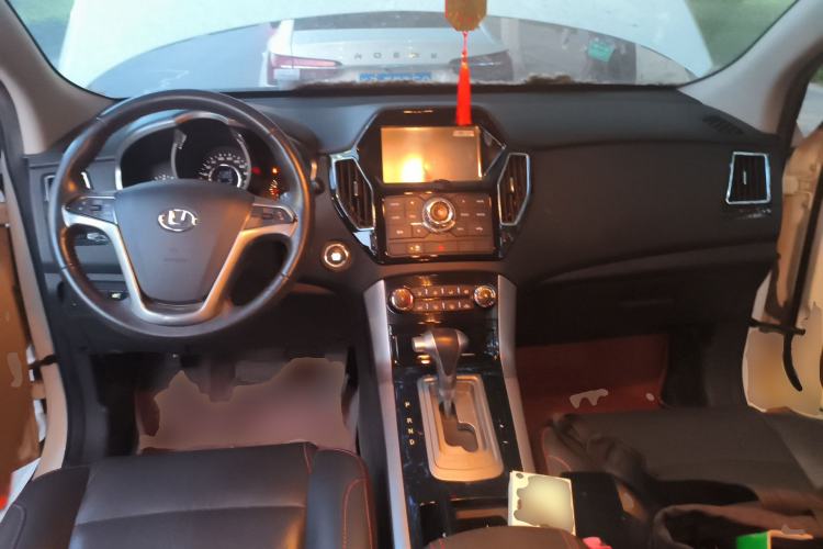 Used Huatai Santa Fe 2017 1.5T Gasoline Automatic Two-Wheel Drive Smart Enjoyment i3 Model
