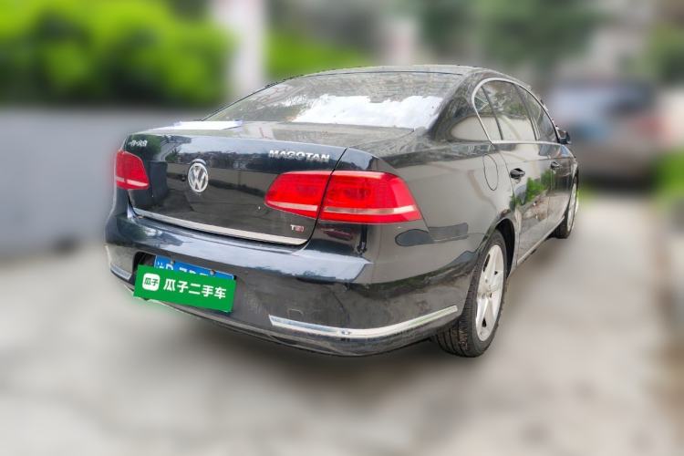 Used Volkswagen Magotan 2015 1.8TSI Prestige Model Rear Right 45 Deg