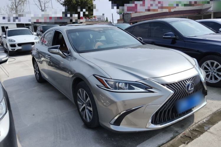 Used Lexus ES 2020 300h Premier Edition