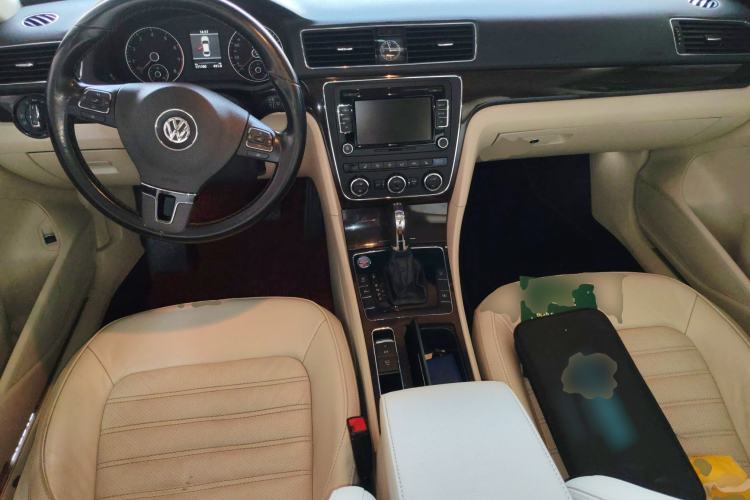 Used Volkswagen Passat 2014 2.0 TSI DSG Prestige Edition Center Console