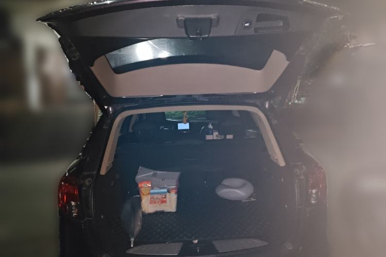 Used Buick Envision 2017 28T Four-Wheel Drive Elite Model Trunk