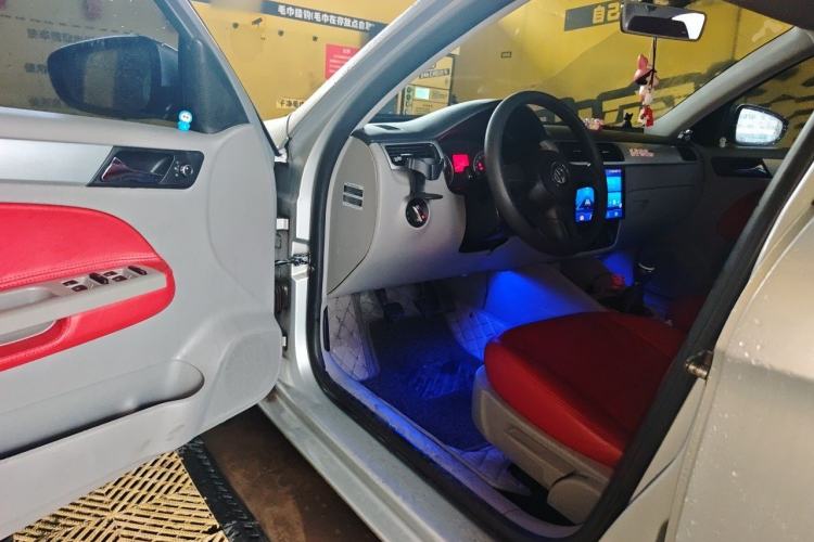 Used Volkswagen Bora 2012 1.6L Manual Fashion Edition
