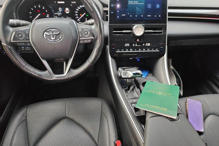 Used Toyota Avalon 2023 2.5L Luxury Edition Center Console