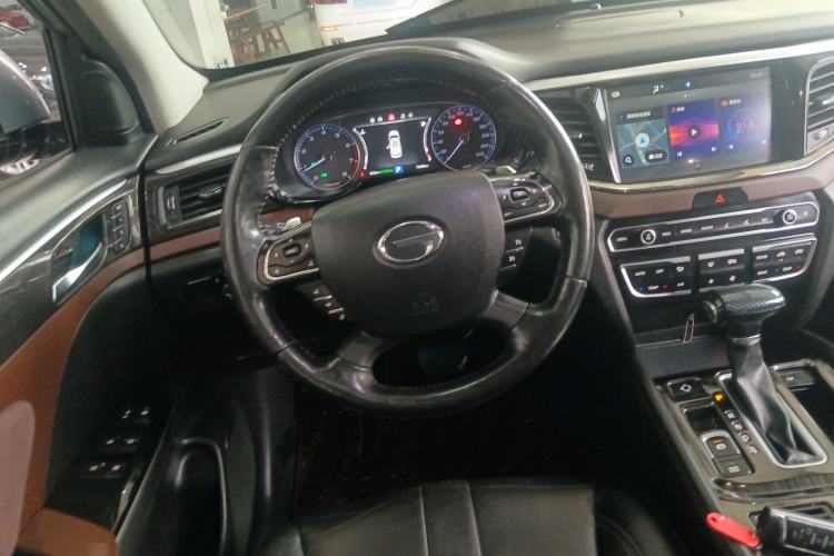 Used GAC Trumpchi GS8 2017 320T Two-Wheel Drive Luxury Smart Connectivity Version (7 Seats)
