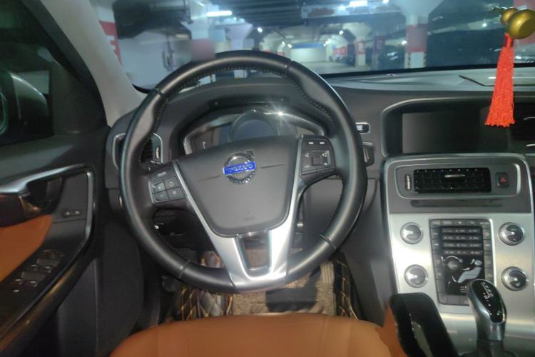 Used Volvo S60 2016 S60L T4 Zhiyuan Edition
