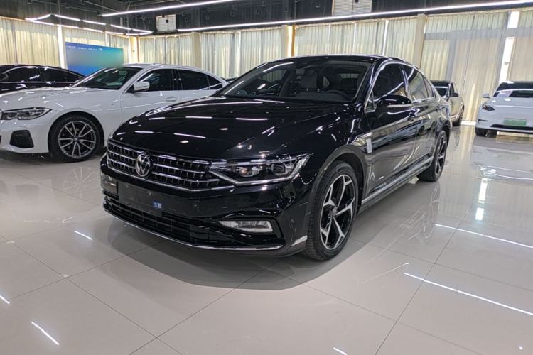 Used Volkswagen Magotan 2025 Zhongxiang Version 330TSI DSG Luxury Edition