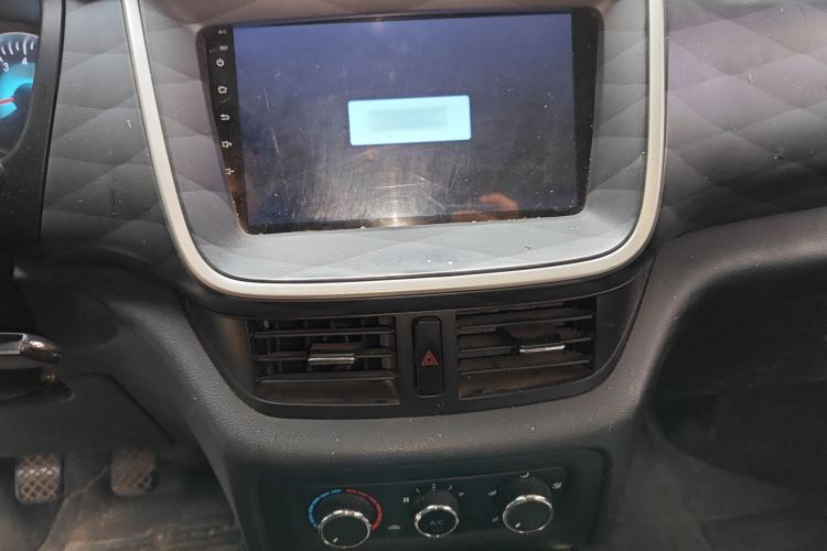 Used SRM Jinhaishi M 2024 1.5L Engineering Lion Passenger Van 5/6/7 Seats Audio And AC Panel