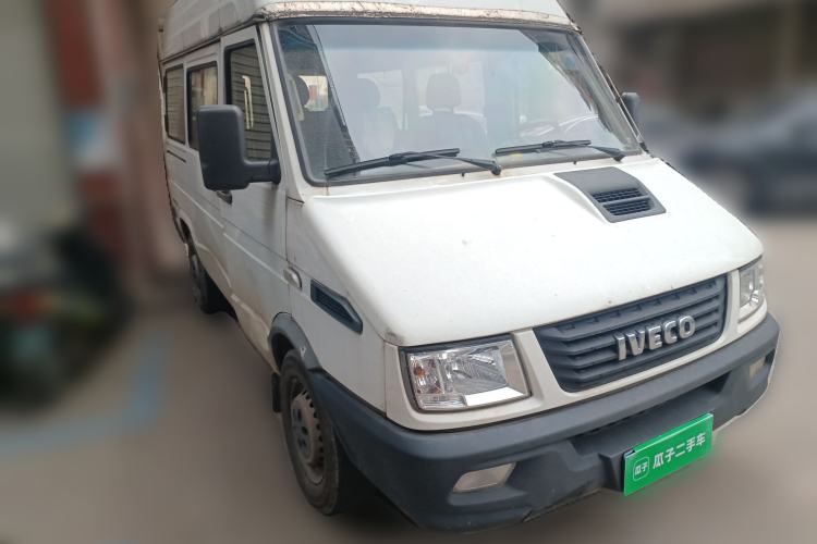 Used Iveco Daily 2017 2.5T A35 Passenger Van 5-7 Seats Model 47Z5