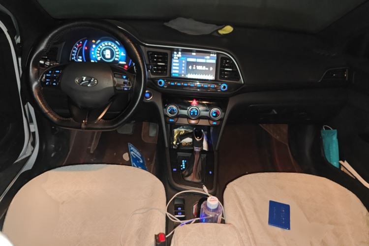 Used Hyundai Elantra (6th Generation / Lingdong) 2020 1.4T Dual-Clutch Xuan Dong · Dynamic Version Center Console