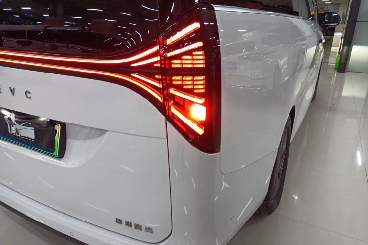 Used Geely Galaxy LEVC L380 2025 650 km Flagship Edition All-Wheel Drive