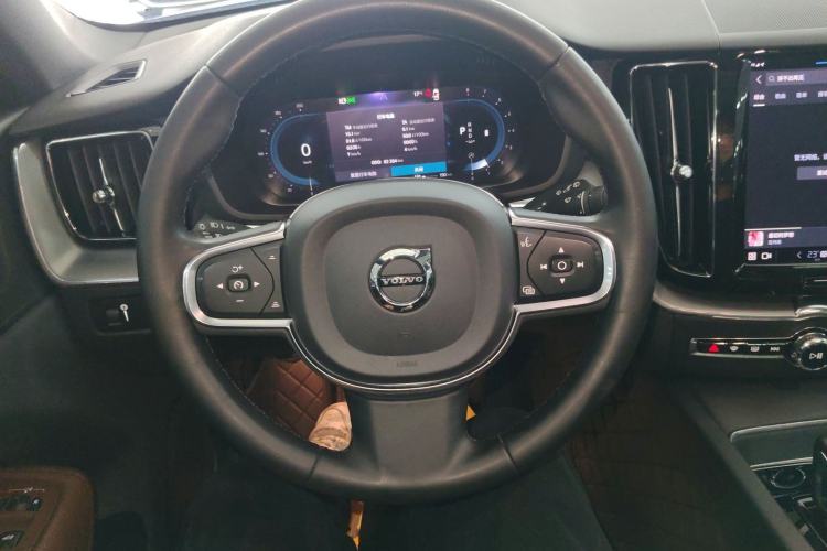 Used Volvo XC60 2022 B5 4x4 Zhiyi Luxury Edition