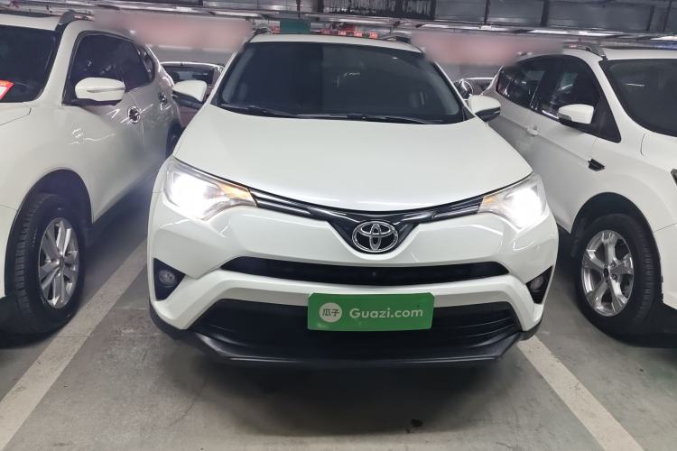 Used Toyota RAV4 2016 2.0L CVT Two-Wheel Drive Fashion Edition China V Standard Front