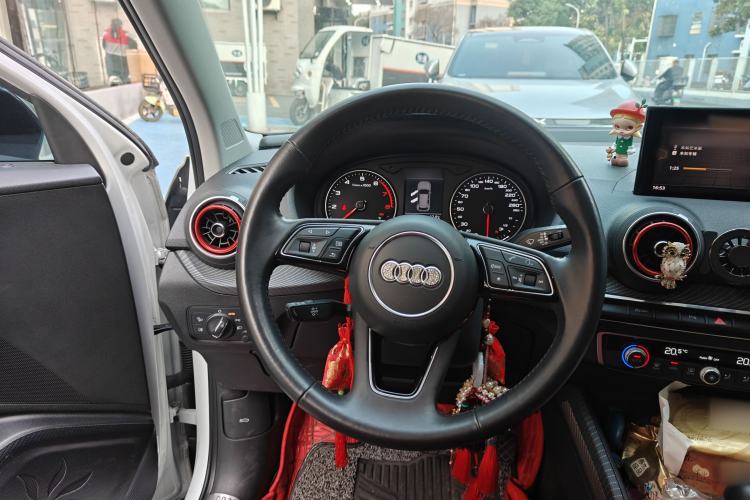 Used Audi Q2L 2021 35 TFSI Fashion Dynamic Model Steering Wheel