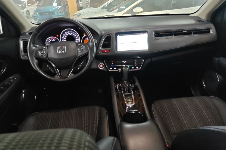 Used Honda Vezel 2015 1.8L CVT 2WD Luxury Model Center Console