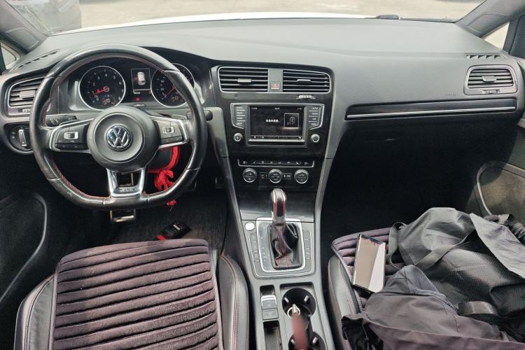 Used Volkswagen Golf GTI 2016 2.0 TSI GTI Center Console