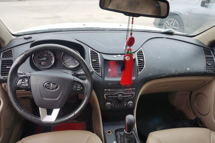 Used Bestune B50 2013 1.6L manual luxury version
