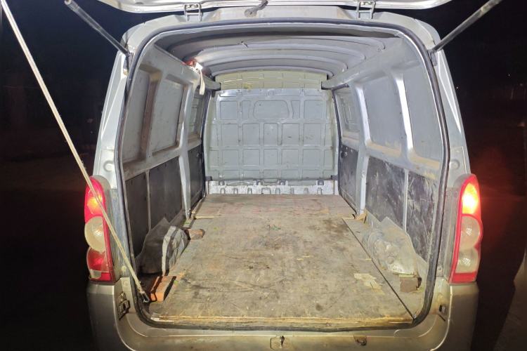 Used Wuling EV50 2021 Van Logistics Vehicle Lishen 41.6kWh Tongyu Electric Control System
