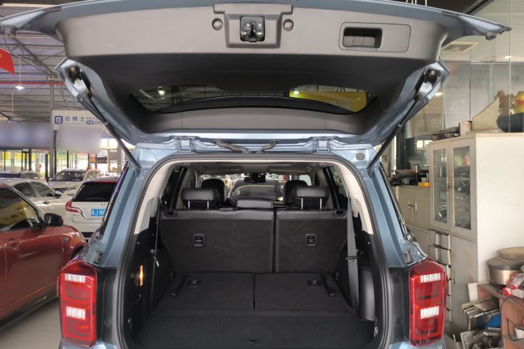 Used GAC Trumpchi GS8 2017 320T Two-Wheel Drive Luxury Smart Connectivity Version (7 Seats) Trunk