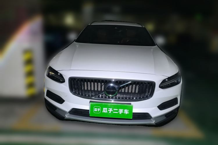 Used Volvo V90 2022 Cross Country B5 AWD Smart Range Edition
