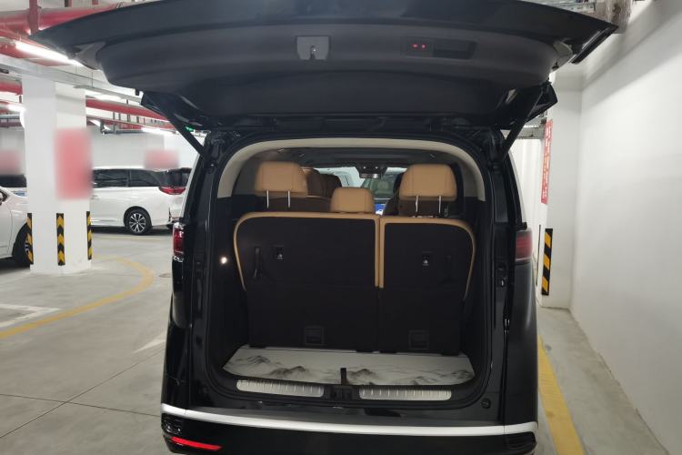 Used Denza D9 2024 DM-i 980 Four-Wheel Drive Flagship Model Trunk