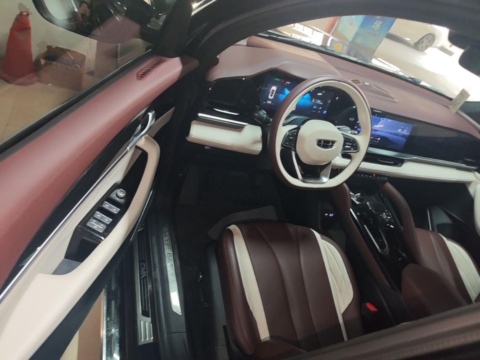 Geely Auto Monjaro L 2021 2.0TD DCT EVO Two-Wheel Drive Prestige Version — снимка 18