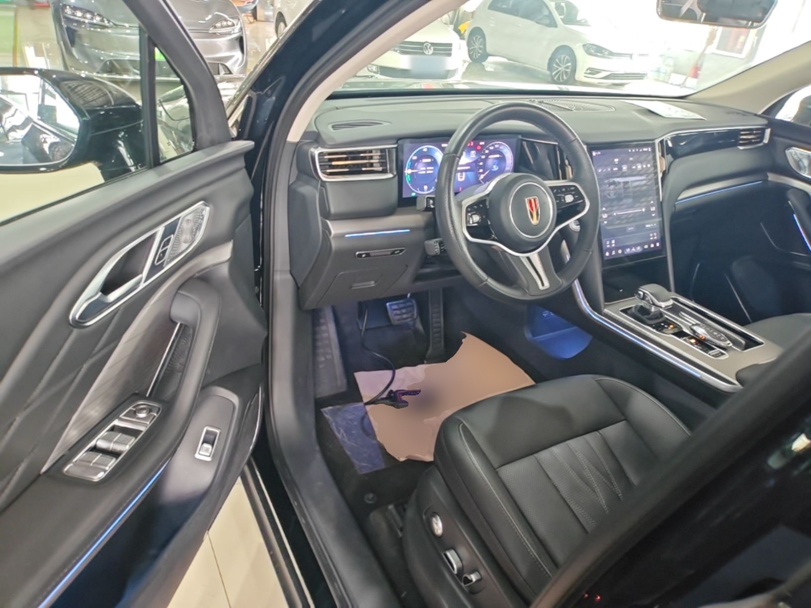 Hongqi HS7 PHEV 2024 2.0T PHEV Four-Wheel Drive Flagship Edition 6 Seats — снимка 18