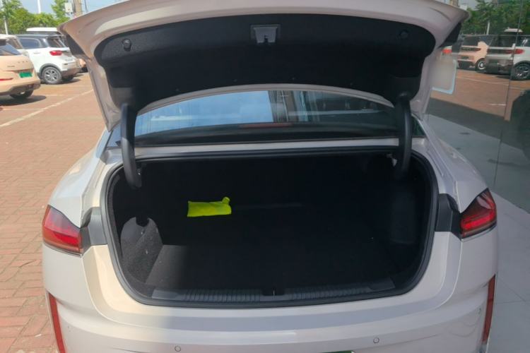 Used Roewe M7 DMH 2025 Model 160km Premium Version
