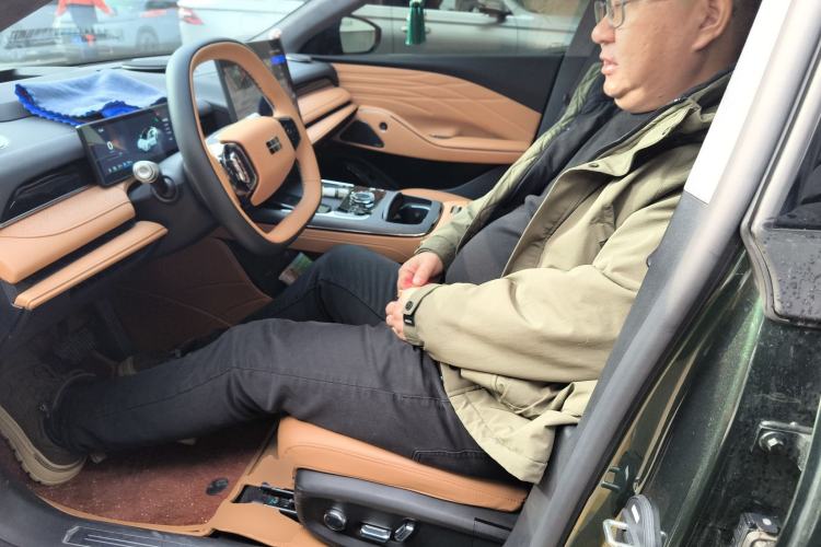 Used Geely Galaxy Galaxy 8 2025 130km EM-i Flagship Edition
