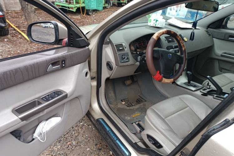 Used Volvo S40 2011 2.0L Automatic ZhiShang Edition
