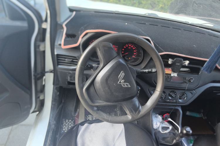 Used Wuling Hongguang 2019 1.5L S Basic Version China VI Standard LAR
