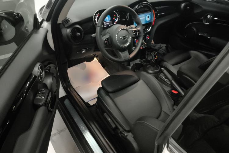 Used MINI MINI 2023 Updated 1.5T COOPER Artist
