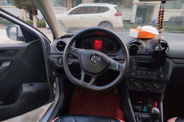 Used Volkswagen Jetta 2017 1.5L Manual Fashion Edition Steering Wheel