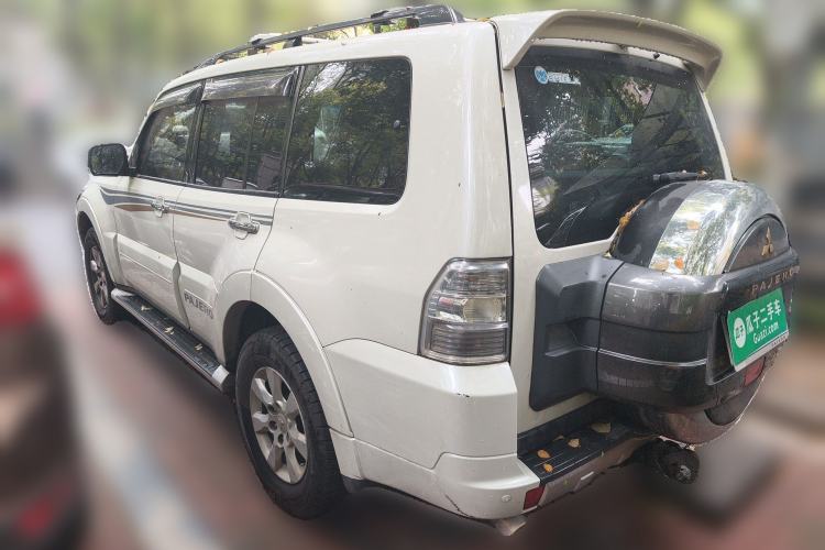 Used Mitsubishi Pajero 2015 3.0L Automatic Elite Plus Version China V Standard