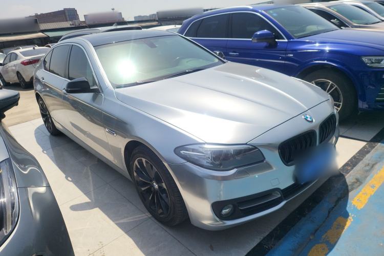 Used BMW 5 Series 2014 528Li Leading Model Front Right 45 Deg