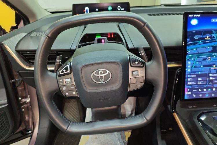 Used Toyota bZ3 2023 616 km Long-Range Premium Steering Wheel