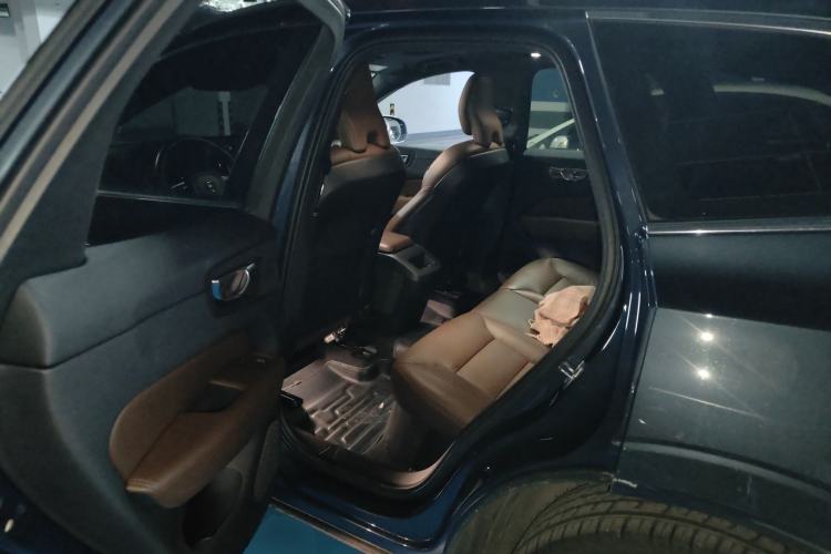 Used Volvo XC60 2022 B5 4x4 Smart Luxury Edition