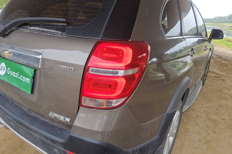 Used Chevrolet Captiva 2017 2.4L 4x4 Flagship Edition 7-Seater