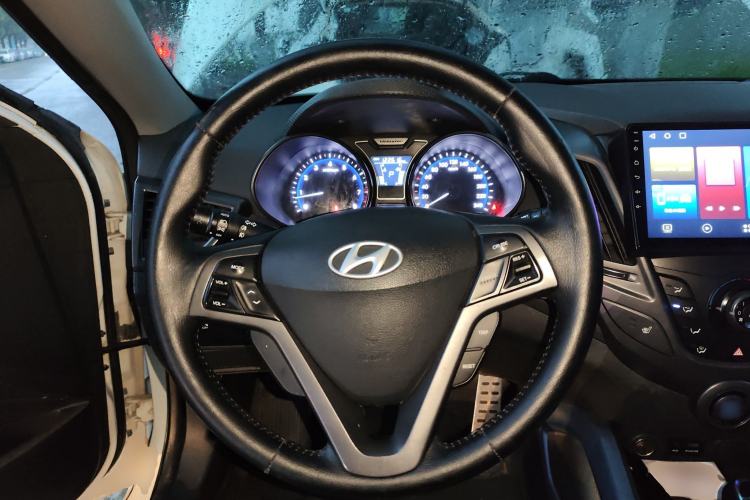 Used Hyundai Veloster 2012 1.6T Automatic Luxury Edition Steering Wheel