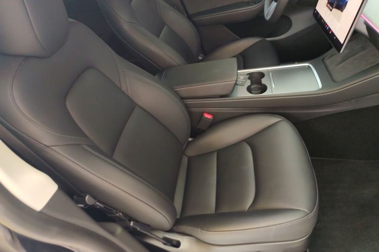 Used Tesla Model Y 2024 Rear-Wheel-Drive Version Right Front Seat