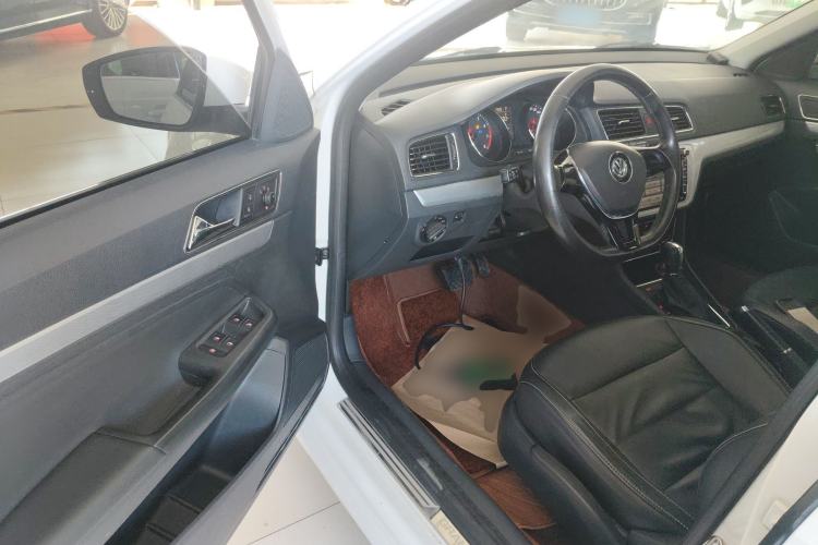 Used Volkswagen Gran Lavida 2015 1.6L Automatic Comfort Edition Driver Seat