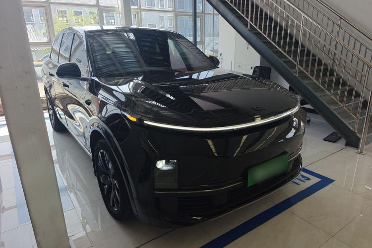 Used Li Auto L8 2023 Pro Model Front Right 45 Deg