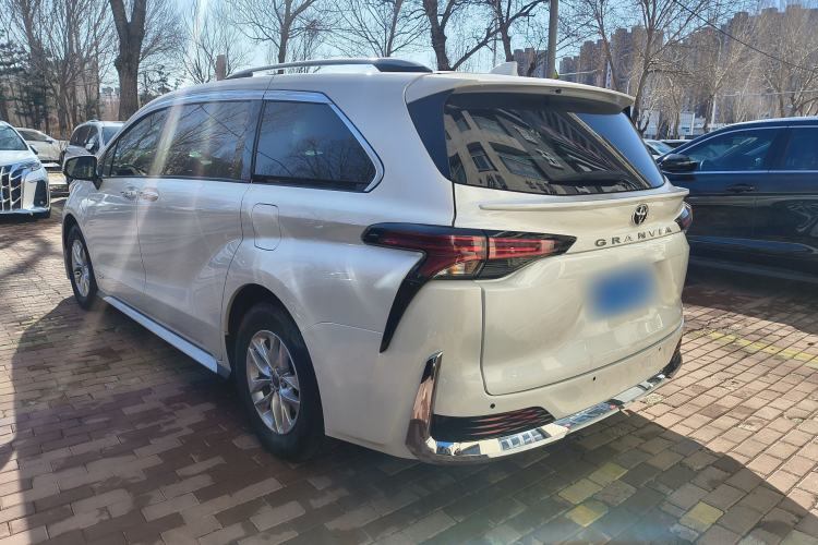 Used Toyota Granvia 2024 2.5L Hybrid Comfort Edition Exterior 3